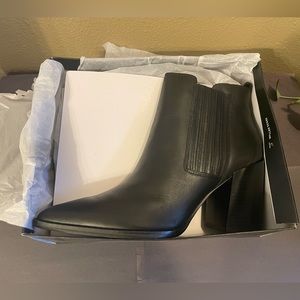 Women’s Nine West Beata black ankle booties, size 11